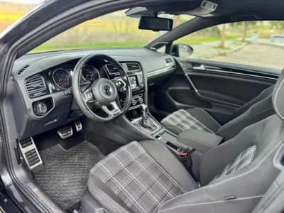 Vendo Volkswagen Golf 2015 - 17980 EUR, 168500 km - AUTO.MOTO.pt