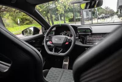 Sell Audi RS3 Sportback 2025 - 86900 EUR, 17138 km - AUTO.MOTO.pt