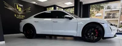 Vendo Porsche Taycan 2021 - 67000 EUR, 60000 km - AUTO.MOTO.pt