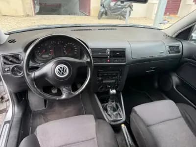 Vendo Volkswagen Golf 2001 - 3250 EUR, 147000 km - AUTO.MOTO.pt