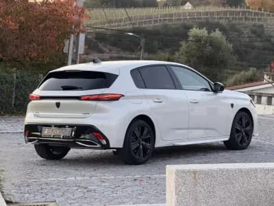 Vendo Peugeot 308 2021 - 25000 EUR, 58000 km - AUTO.MOTO.pt