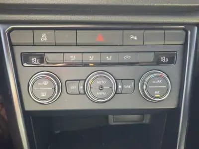 Vendo Volkswagen T-Roc 2018 - 16590 EUR, 116954 km - AUTO.MOTO.pt