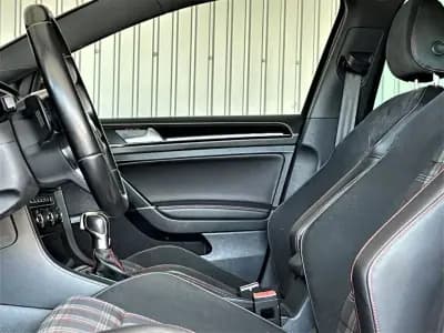 Sell Volkswagen Golf 2015 - 24990 EUR, 162000 km - AUTO.MOTO.pt