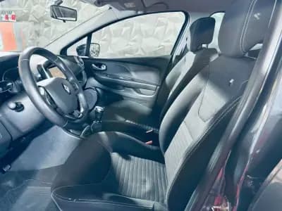 Vendo Renault Clio 2017 - 13990 EUR, 104061 km - AUTO.MOTO.pt