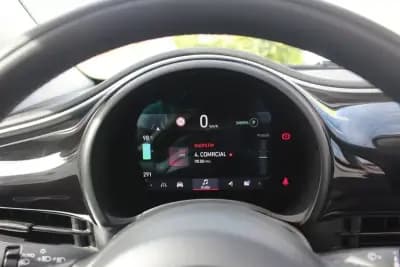 Vendo Fiat 500e C 2022 - 19980 EUR, 10413 km - AUTO.MOTO.pt