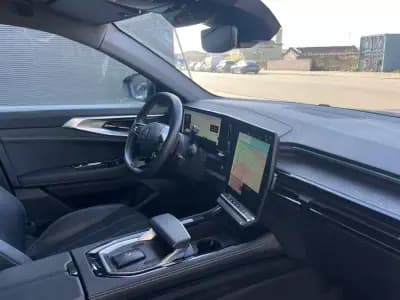 Vendo Renault Austral 2023 - 31000 EUR, 11000 km - AUTO.MOTO.pt