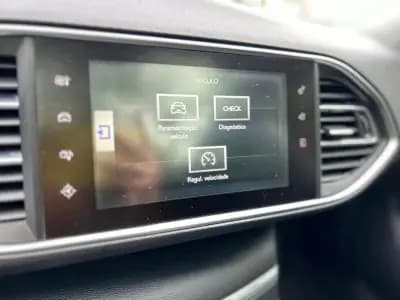 Vendo Peugeot 308 2015 - 8900 EUR, 210000 km - AUTO.MOTO.pt