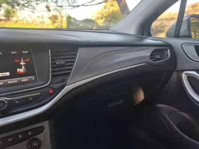 Sell Opel Astra Sports Tourer 2017 - 8900 EUR, 231400 km - AUTO.MOTO.pt