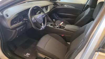 Sell Opel Insignia Grand Sport 2018 - 12900 EUR, 149839 km - AUTO.MOTO.pt