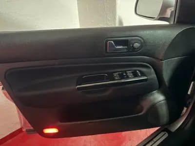 Vendo Volkswagen Golf 2001 - 3250 EUR, 147000 km - AUTO.MOTO.pt