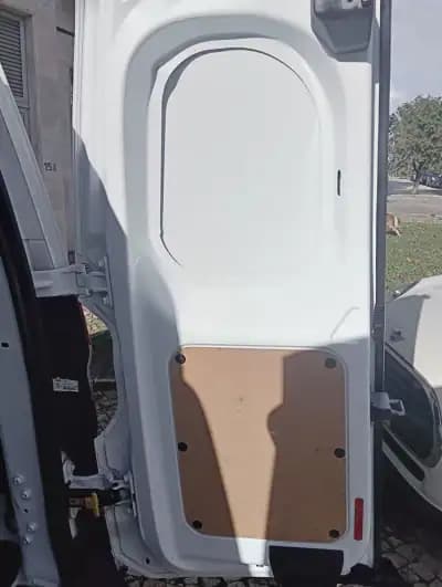 Sell Ford Transit Courier 2020 - 10990 EUR, 129167 km - AUTO.MOTO.pt