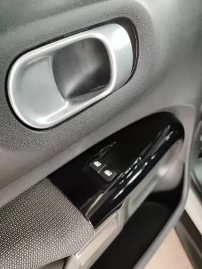 Vendo Citroën C4 Cactus 2018 - 9150 EUR, 106600 km - AUTO.MOTO.pt