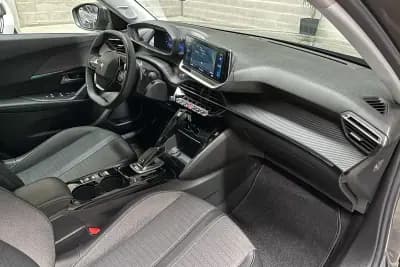 Sell Peugeot 2008 2021 - 18450 EUR, 43013 km - AUTO.MOTO.pt