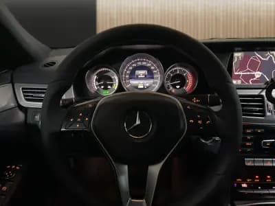 Sell Mercedes-Benz E 300 2013 - 13950 EUR, 330000 km - AUTO.MOTO.pt