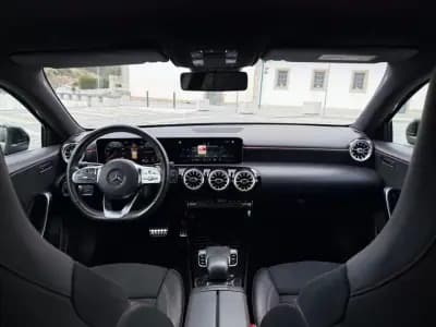 Vendo Mercedes-Benz A 180 2019 - 25999 EUR, 100000 km - AUTO.MOTO.pt