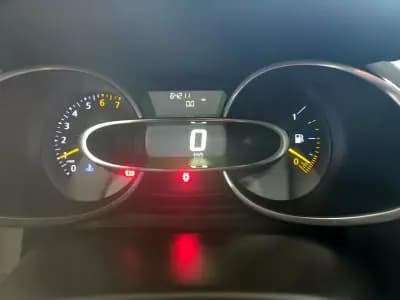 Sell Renault Clio Sport Tourer 2015 - 9980 EUR, 64000 km - AUTO.MOTO.pt