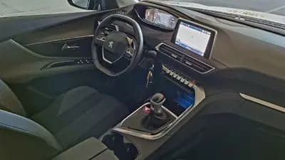 Vendo Peugeot 3008 2020 - 21500 EUR, 90000 km - AUTO.MOTO.pt