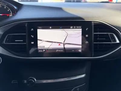 Vendo Peugeot 308 2020 - 14990 EUR, 77418 km - AUTO.MOTO.pt