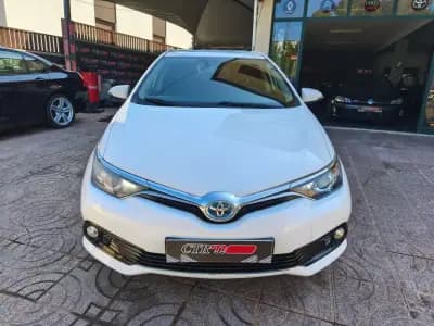 Sell Toyota Auris 2016 - 14900 EUR, 160000 km - AUTO.MOTO.pt