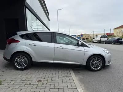 Vendo Ford Focus 2018 - 13850 EUR, 68388 km - AUTO.MOTO.pt