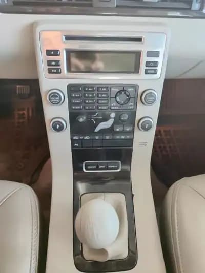 Sell Volvo XC 70 2010 - 13250 EUR, 324000 km - AUTO.MOTO.pt