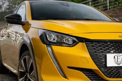 Vendo Peugeot e-208 2023 - 17900 EUR, 25000 km - AUTO.MOTO.pt