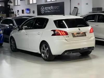 Vendo Peugeot 308 2019 - 11990 EUR, 106000 km - AUTO.MOTO.pt