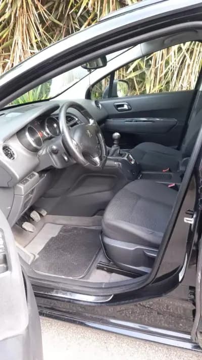 Sell Peugeot 5008 2016 - 11500 EUR, 187611 km - AUTO.MOTO.pt