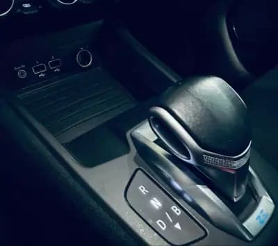 Sell Renault Zoe 2021 - 21990 EUR, 60654 km - AUTO.MOTO.pt