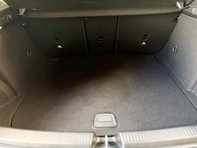 Vendo Mercedes-Benz A 180 2019 - 27950 EUR, 79000 km - AUTO.MOTO.pt