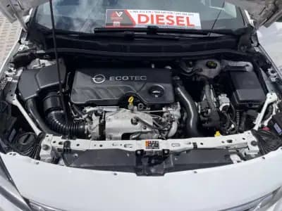 Vendo Opel Astra 2016 - 10950 EUR, 102477 km - AUTO.MOTO.pt