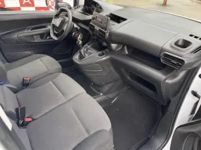 Vendo Peugeot Partner 1.5 BlueHDi Pro Standard 2021 - 14490 EUR, 121725 km - AUTO.MOTO.pt