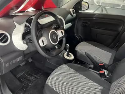 Vendo Renault Twingo 2022 - 13900 EUR, 6145 km - AUTO.MOTO.pt