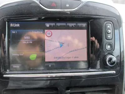 Sell Renault Zoe 2015 - 7900 EUR, 129000 km - AUTO.MOTO.pt