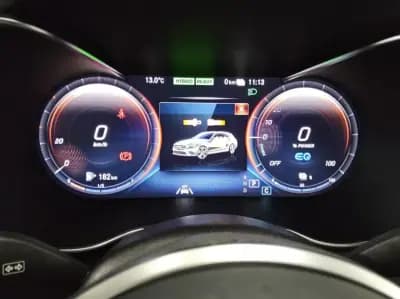 Vendo Mercedes-Benz C 300 2021 - 27500 EUR, 89000 km - AUTO.MOTO.pt