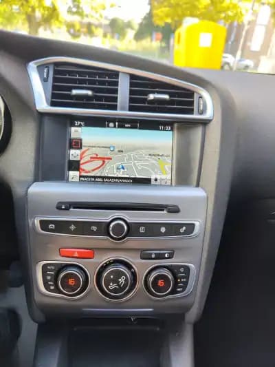 Sell Citroën C4 2015 - 9980 EUR, 157000 km - AUTO.MOTO.pt