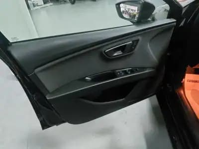 Vendo SEAT Leon ST 2014 - 8490 EUR, 235531 km - AUTO.MOTO.pt