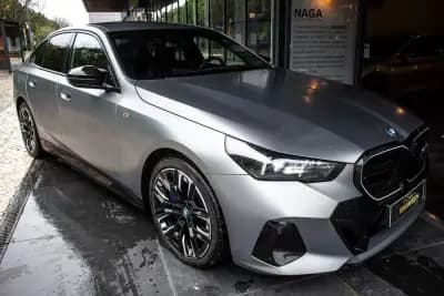 Vendo BMW i5 2023 - 79900 EUR, 17145 km - AUTO.MOTO.pt