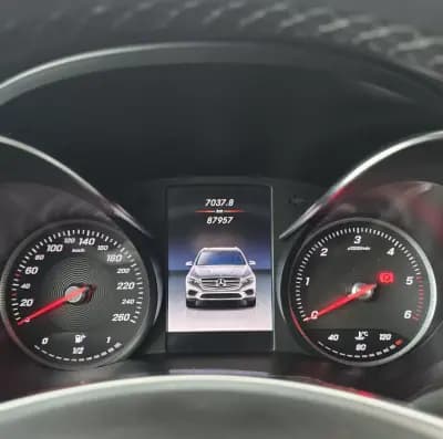 Sell Mercedes-Benz GLC 250 2018 - 37950 EUR, 98748 km - AUTO.MOTO.pt