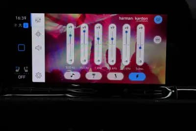 Vendo Volkswagen Golf 2021 - 34970 EUR, 88000 km - AUTO.MOTO.pt