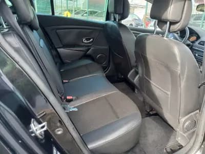 Sell Renault Mégane Sport Tourer 2017 - 7750 EUR, 141758 km - AUTO.MOTO.pt