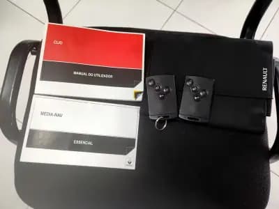 Sell Renault Clio Sport Tourer 2015 - 9980 EUR, 64000 km - AUTO.MOTO.pt