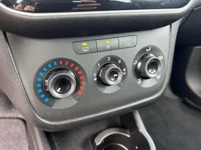 Vendo Fiat Grande Punto 2016 - 8750 EUR, 84929 km - AUTO.MOTO.pt