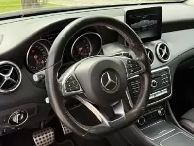 Vendo Mercedes-Benz CLA 180 2017 - 19999 EUR, 160000 km - AUTO.MOTO.pt