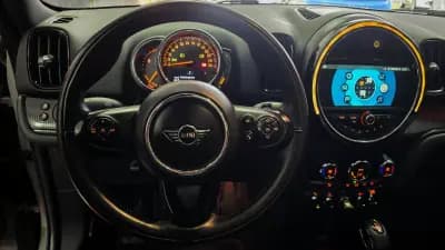 Sell MINI Countryman 2018 - 21550 EUR, 127363 km - AUTO.MOTO.pt
