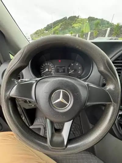 Vendo Mercedes-Benz Vito Tourer 2015 - 28490 EUR, 196000 km - AUTO.MOTO.pt