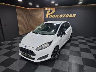Sell Ford Fiesta 2015 - 10750 EUR, 165000 km - AUTO.MOTO.pt