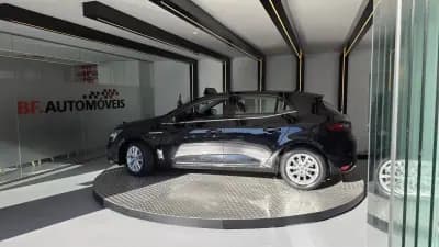 Sell Renault Mégane 2017 - 13900 EUR, 106866 km - AUTO.MOTO.pt