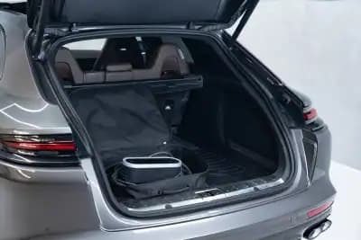 Sell Porsche Panamera Sport Turismo 2018 - 69950 EUR, 133000 km - AUTO.MOTO.pt