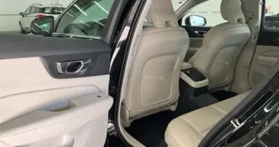 Sell Volvo V60 2020 - 27500 EUR, 130700 km - AUTO.MOTO.pt